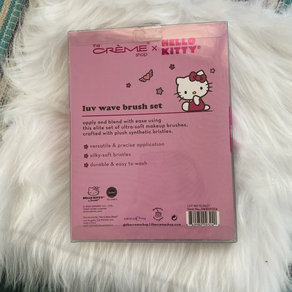 Hello kitty limited edition luv wave brush set new in the box